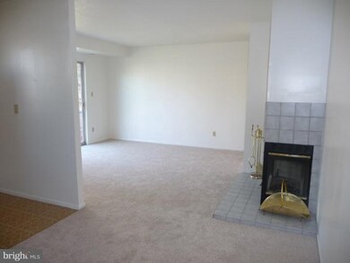 11921 Tarragon Rd unit J, Reisterstown, MD 21136 - photo 3