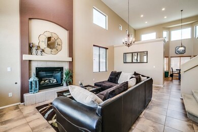 FORMAL LIVING/DINING