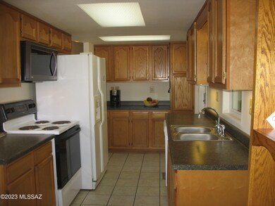 5737 Box R Kitchen