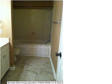 BEAUTIFUL NEW 16' TILE IN MASTER BATH