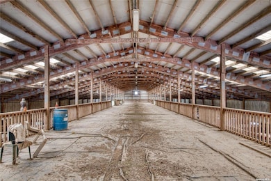 1394 Main Rd, Jamesport, NY 11947 - photo 4