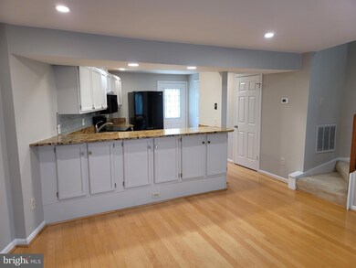 11921 Redtree Way, Reston, VA 20194 - photo 3