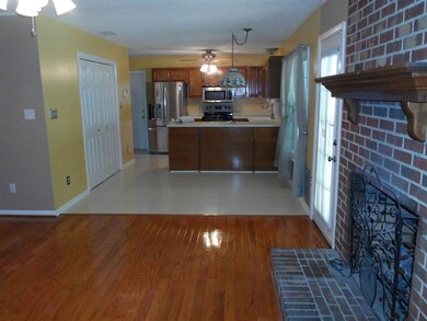 108 Coachman Ct, Jacksonville, NC 28546 - photo 6