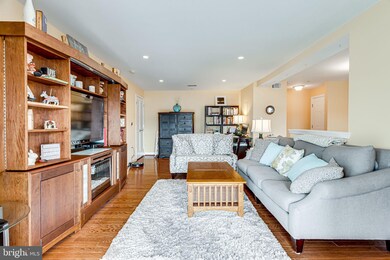 4127 S Four Mile Run Dr unit 303, Arlington, VA 22204 - photo 3