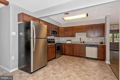 4301 Calvert Cir, Frederick, MD 21703 - photo 7