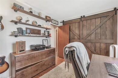 Spare Bed 1 - Custom Barn Doors on the Closet!