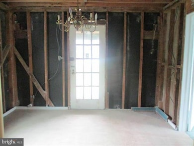 5435 Pembroke Ave, Baltimore, MD 21206 - photo 4