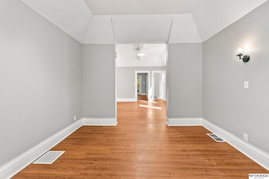 3042 Cottage Grove Ave, Omaha, NE 68131 - photo 6