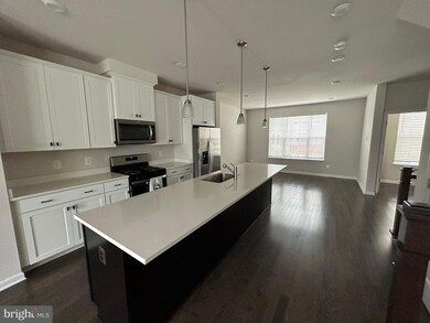 11031 Blackburn Cove Ln, Manassas, VA 20109 - photo 5