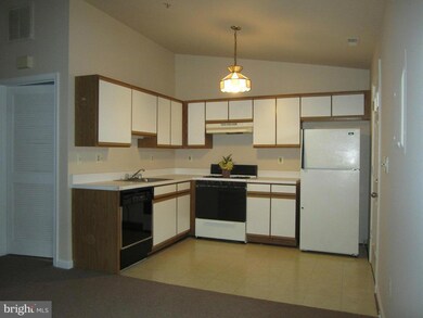 1825 Vincenza Dr unit B, Sykesville, MD 21784 - photo 6