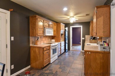 1639 Brenda Hursh Dr, Wichita Falls, TX 76302 - photo 6