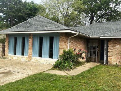 5502 Goldspier St, Houston, TX 77091 - photo 3