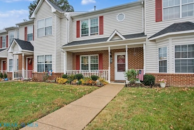 109 Sterling Ct, Yorktown, VA 23693 - photo 2