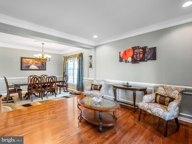 25230 Crossfield Dr, Chantilly, VA 20152 - photo 3