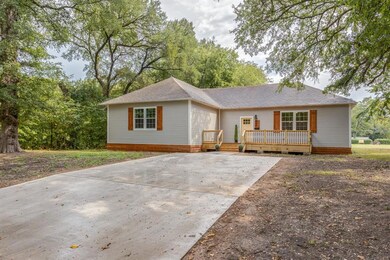 614 E 7th St, Bonham, TX 75418 - photo 3