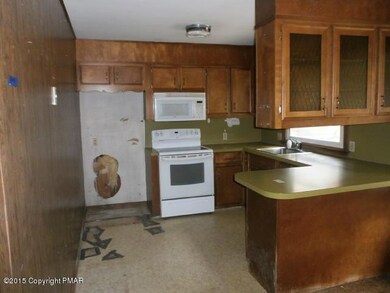 191 Longwoods Dr, Saylorsburg, PA 18353 - photo 2