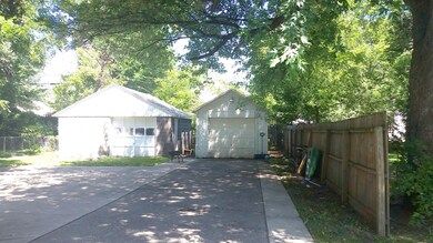 261 e 14th back (1)