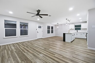 214 W Madison St, Hillsboro, TX 76645 - photo 2