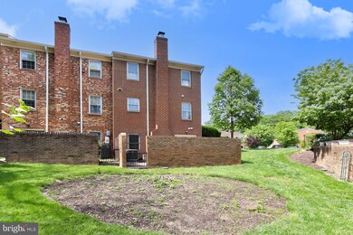 647 N Armistead St, Alexandria, VA 22312 - photo 5