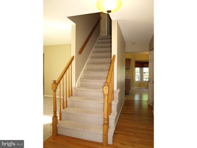 239 Heatherfield Dr, Souderton, PA 18964 - photo 2