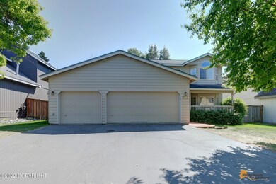 3 Car Garage