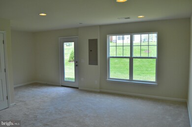 9064 Isabel Ln, Manassas Park, VA 20111 - photo 7