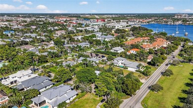 709 Broad Ave S, Naples, FL 34102 - photo 6