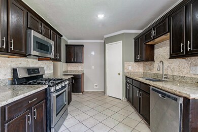 10214 Chickfield Ct, Houston, TX 77075 - photo 4