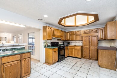 200 Fannin St, Tomball, TX 77375 - photo 6