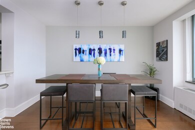 Grosvenor House unit 22A, New York, NY 10011 - photo 4