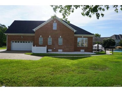 Large 2 1/2 car garage w/ work shop!