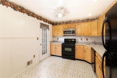 24 Walnut St, Jersey City, NJ 07305 - photo 2