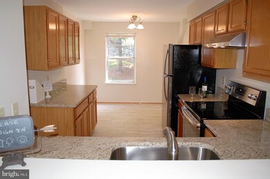 5 Pickering Ct unit 102, Germantown, MD 20874 - photo 6