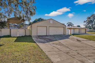 8 Manor Dr, Pensacola, FL 32507 - photo 3