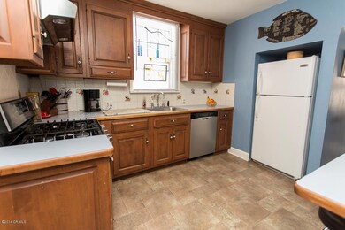 369 Brevoort Rd, Columbus, OH 43214 - photo 7