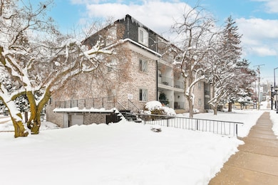 237 Madison St unit 56, Waukesha, WI 53188 - photo 2