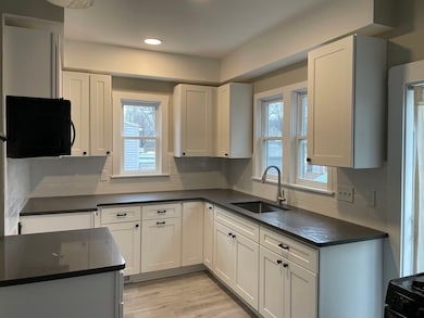 48 Bartley St unit 1, Wakefield, MA 01880 - photo 3