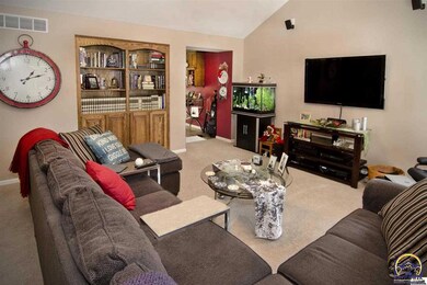 3612 SW Willow Brook Dr, Topeka, KS 66614 - photo 2