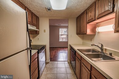 22422 Stablehouse Dr, Sterling, VA 20164 - photo 6