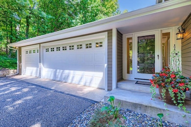 3900 Hillcrest Way, Wayzata, MN 55391 - photo 2