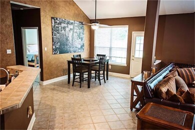 11807 Gatesden Dr, Tomball, TX 77377 - photo 4