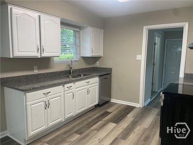 1340 E Henry St, Savannah, GA 31404 - photo 2