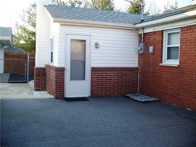 967 W 1100 N, Fountaintown, IN 46130 - photo 5