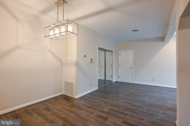 205 Skyhill Rd unit 7, Alexandria, VA 22314 - photo 3