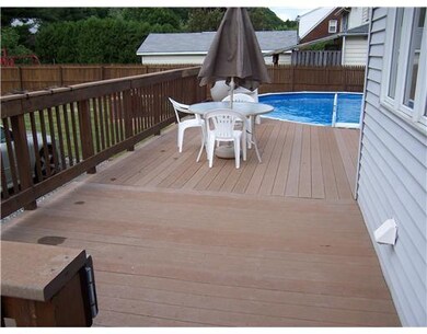 Swimming Pool/Hot Tub/Sauna. lifetime deck and poo