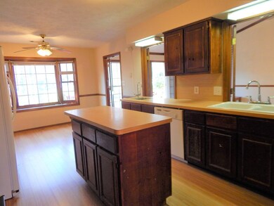 Spacious kitchen with Island and Breakfast Area
