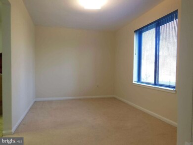 3103 Buccaneer Ct unit 1, Fairfax, VA 22031 - photo 6