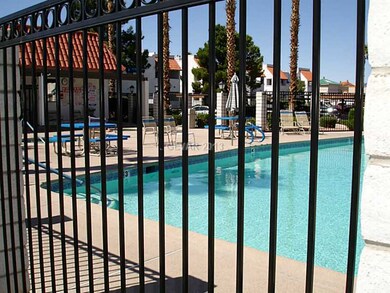 Swimming Pool/Hot Tub/Sauna.