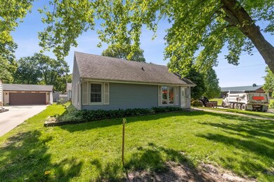 1005 69th St, Windsor Heights, IA 50324 - photo 3