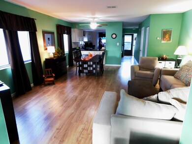 147 S Brevard 008